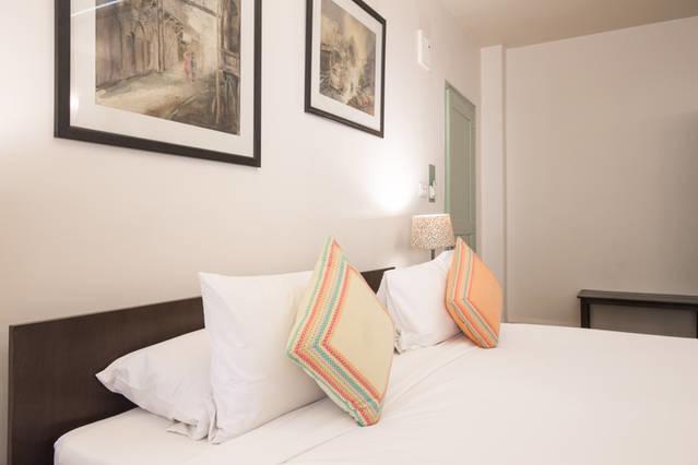 G 49 Bed & Breakfast 뉴델리 외부 사진