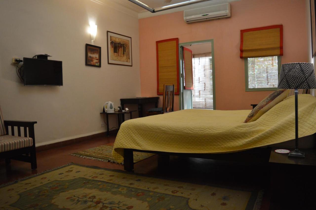 G 49 Bed & Breakfast 뉴델리 외부 사진